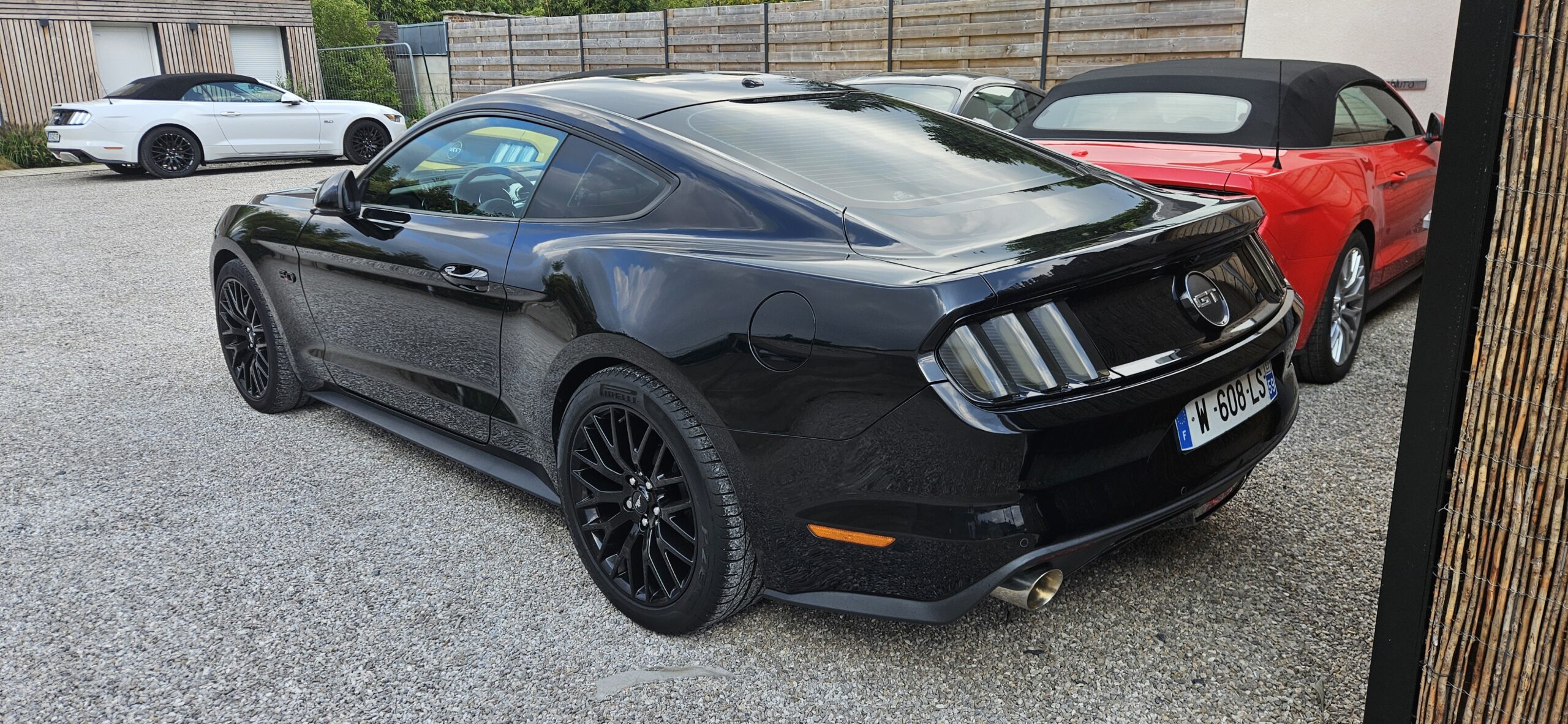 Ford Mustang GT BA V8 5.0 Coupé 421 CH, 1ERE MAIN, Garantie, full black – Image 2